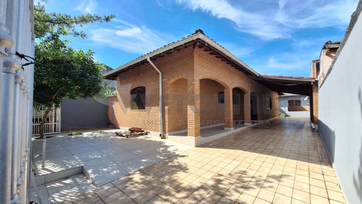 Casa com 3 dormitórios à venda, 210 m² por R$ 650.000 - Indaiá - Caraguatatuba