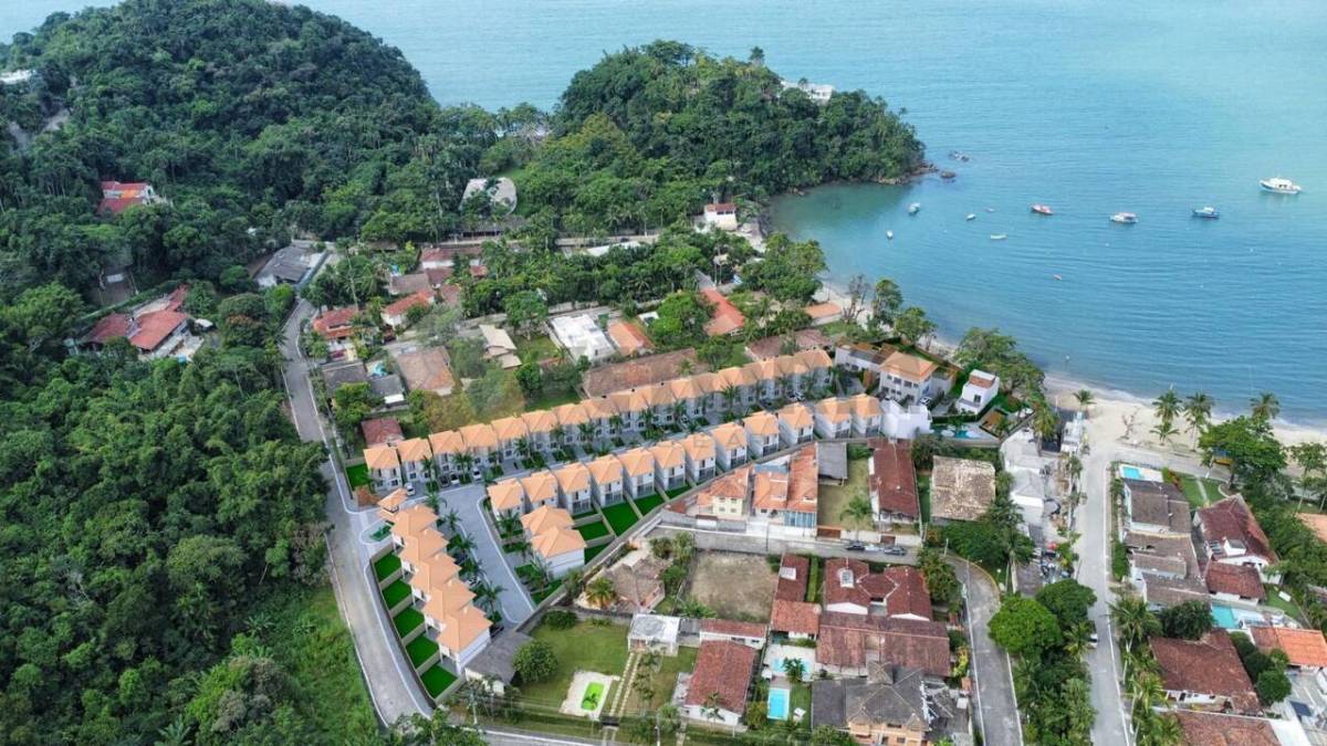 CONDOMINIO PÉ NA AREIA NA PRAIA DA CIGARRAS EM SÃO SEBASTIÃO