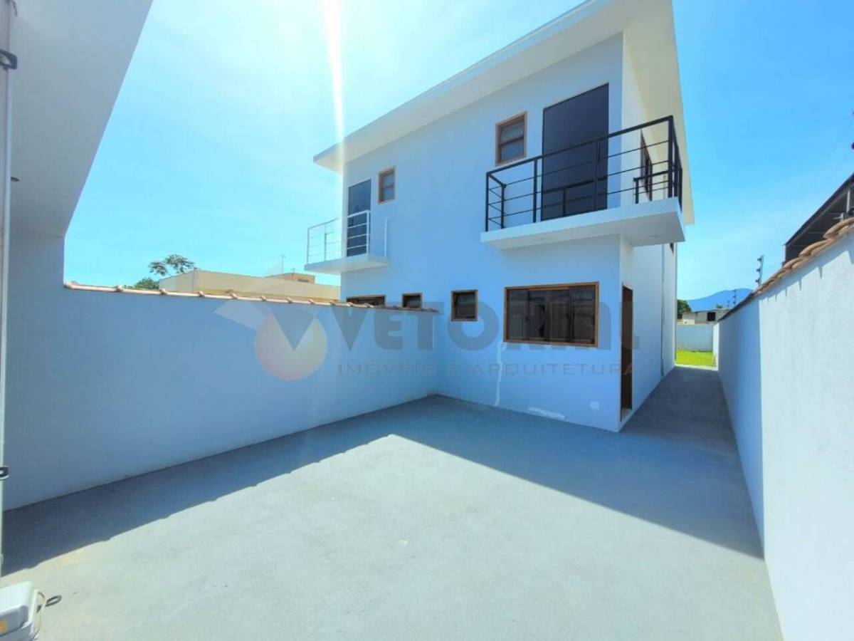 Sobrado com 2 dormitórios à venda, 84 m² por R$ 395.000,00 - Golfinho - Caraguatatuba/SP