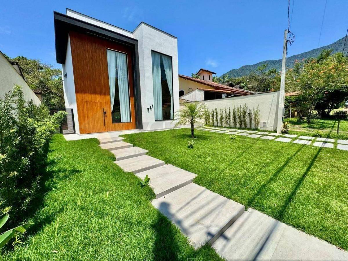 Sobrado com 3 quartos, 242 m², à venda por R$ 2.500.000- Park Imperial - Caraguatatuba/SP
